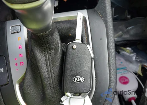 2021 Kia Forte Lxs z USA, uszkodzony, nr VIN 3KPF24AD1ME368956